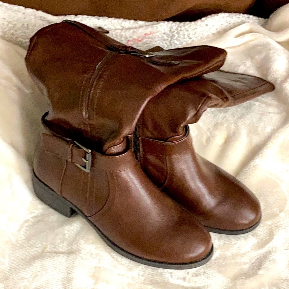 Tall brown riding boots NWOT